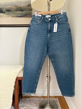 Classic High-Rise Women’s Jeans in Medium Blue